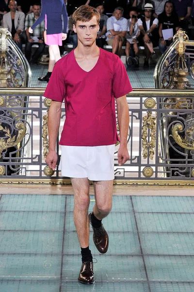 Look 30